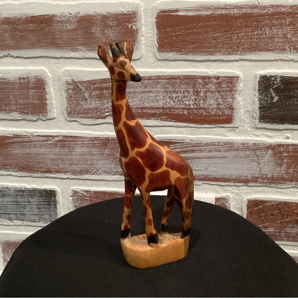 Solid Wood Giraffe - Nicely Detailed - Gently Used
